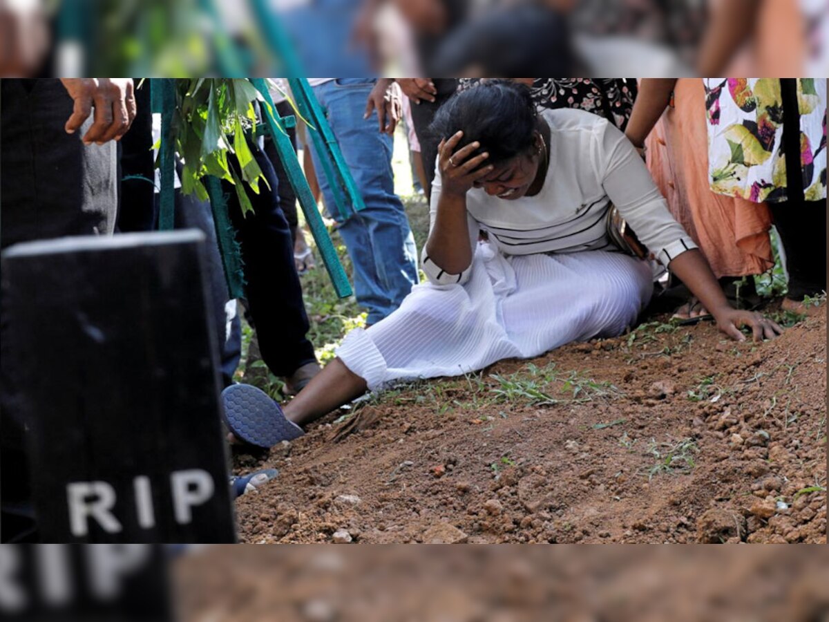 रविवार को श्रीलंका में हुए बम विस्फोटों में 350 से अधिक लोग मारे गए थे. फोटो साभार- रॉयटर्स