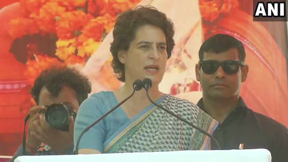 प्रियंका का पीएम मोदी पर वार, 'इनको सनक है मेरे परिवार के बारे में ही बात करते हैं'