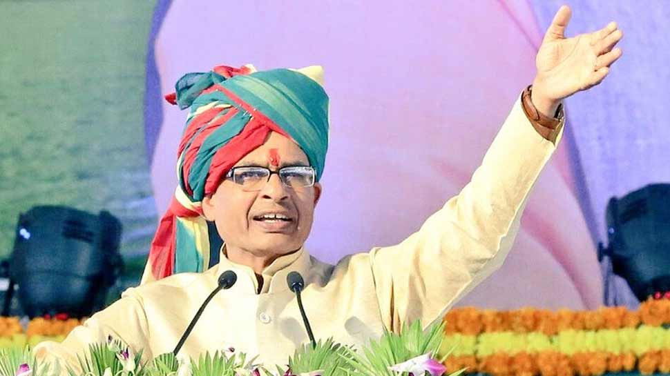 VIDEO: शिवराज का विवादित बयान, बोले- कलेक्टर सुन ले रे, हमारे दिन भी आएंगे