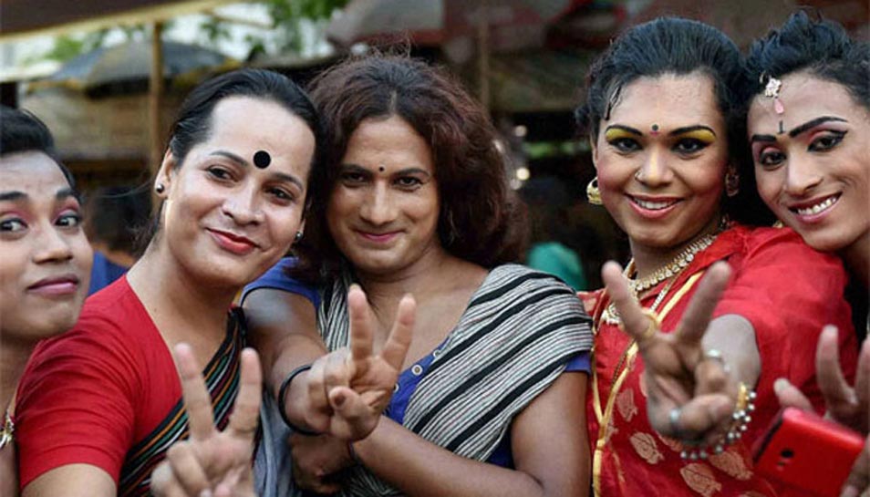 73,000 से अधिक ट्रांसजेंडर 4 साल में गिरफ्तार, रेल यात्रियों से करते थे जबरन वसूली 73,000 से अधिक ट्रांसजेंडर 4 साल में गिरफ्तार, रेल यात्रियों से करते थे जबरन वसूली