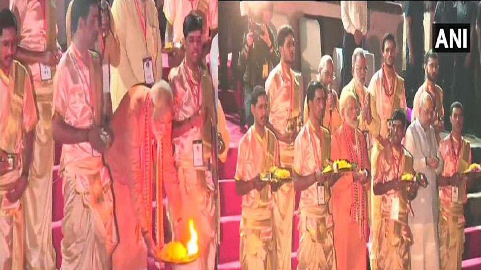 VIDEO: मंत्रों से गूंज उठा दशाश्वमेध घाट, विधि-विधान से पूजा करते दिखे PM मोदी