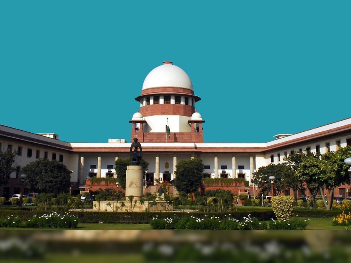केन्द्र का तर्क था कि तीन दस्तावेज अनधिकृत तरीके से रक्षा मंत्रालय से निकाले गये हैं