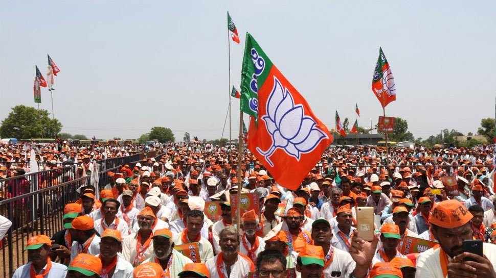 कांग्रेस ने तीन पीढ़ियों से गरीब कल्याण के लिए सिर्फ बातें की है: बीजेपी कांग्रेस ने तीन पीढ़ियों से गरीब कल्याण के लिए सिर्फ बातें की है: बीजेपी