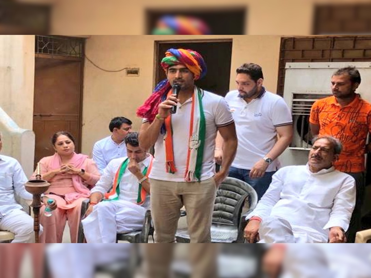 विजेंदर सिंह दक्षिण दिल्ली से कांग्रेस उम्मीदवार हैं. (फोटो साभार: Twitter)