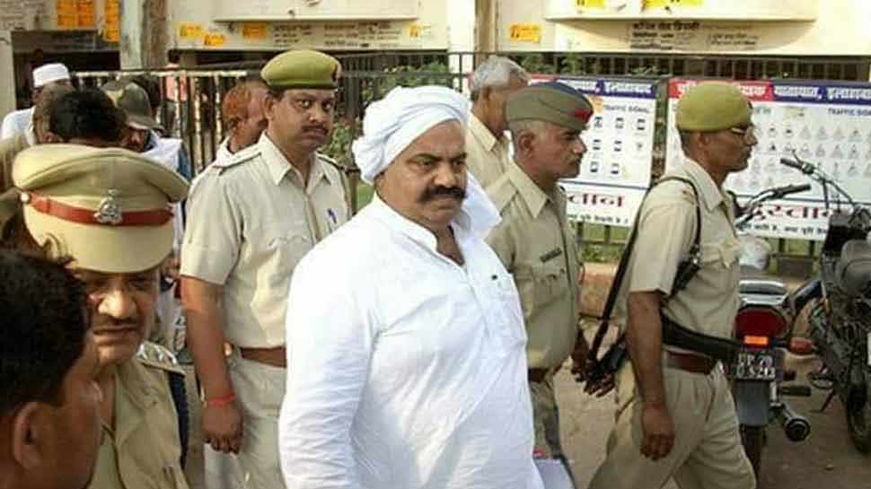 बाहुबली अतीक अहमद ने कराया नामांकन, पीएम मोदी के खिलाफ जेल में रहकर लड़ेंगे चुनाव