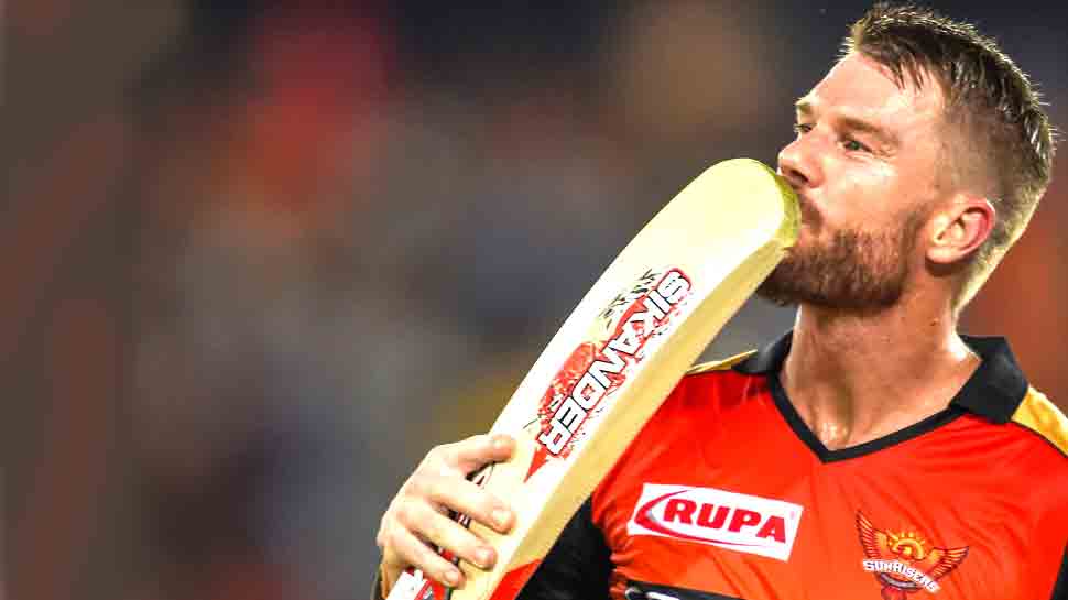 VIDEO: IPL में आखिरी मैच खेलने और स्वदेश लौटने से पहले भावुक हुए डेविड वार्नर, कही यह बात...