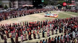 Video: 5000 महिलाओं ने एक साथ डांस कर दिया मतदान का संदेश