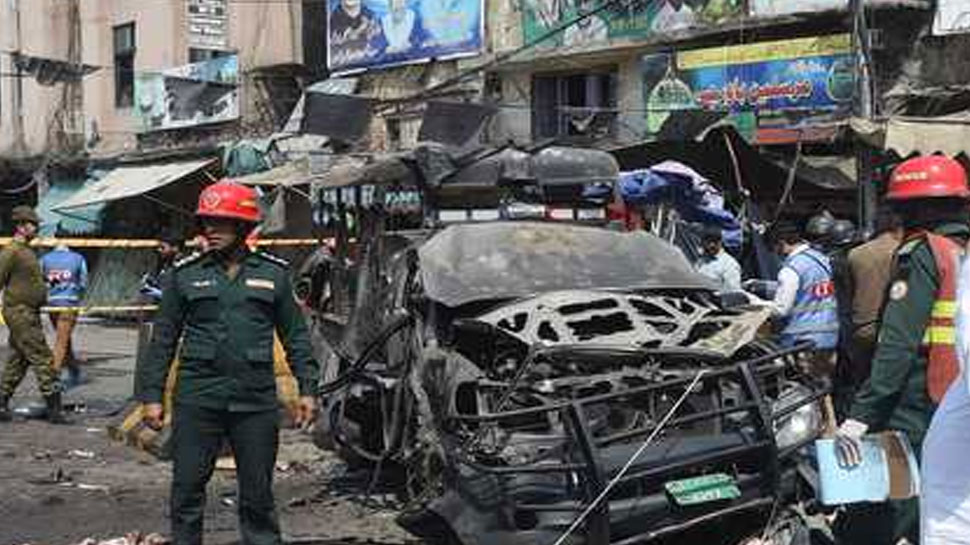 पाकिस्तान के लाहौर में आत्मघाती हमला हुआ है. (फोटो साभारः Twitter) पाकिस्तान के लाहौर में आत्मघाती हमला हुआ है. (फोटो साभारः Twitter)