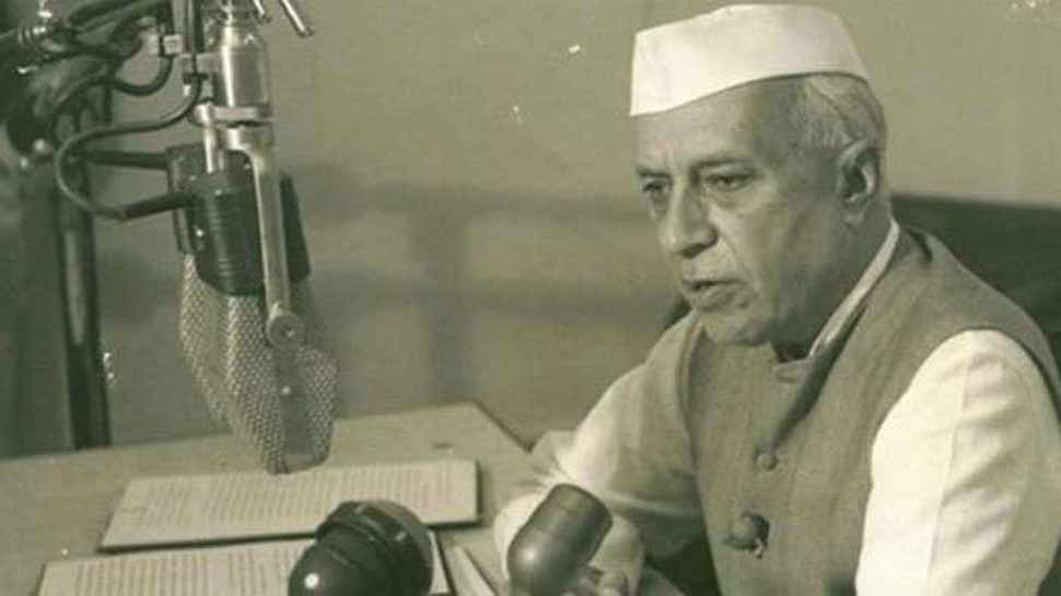जब पूर्व पीएम नेहरू की पसंदीदा सिगरेट मंगाने के लिए भेजा गया था स्पेशल प्लेन