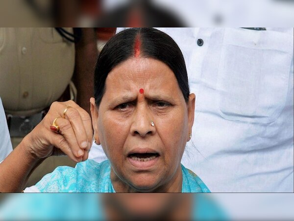 राबड़ी देवी ने कहा है कि वह नियोजित शिक्षकों की मांगें पूरी करेंगे. (फाइल फोटो)