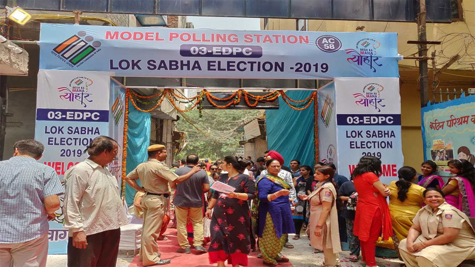 आदर्श पोलिंग बूथ. delhi, Lakshmi Nagar