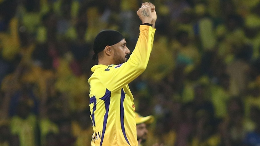 I#IPL2019Final: हैदराबाद के होटल स्टाफ से नाराज हुए हरभजन, ट्विटर पर निकाली भड़ास
