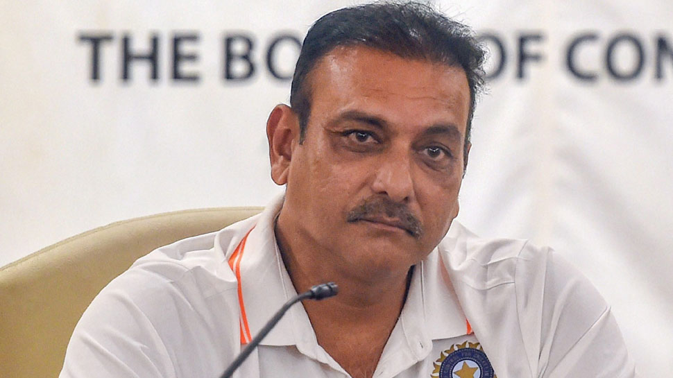कोच शास्त्री की दहाड़- World Cup की सभी तैयारियां पूरी, अब बस इंग्लैंड जाना है... कोच शास्त्री की दहाड़- World Cup की सभी तैयारियां पूरी, अब बस इंग्लैंड जाना है...