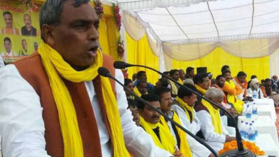 सुहेलदेव भारतीय समाज पार्टी (सुभासपा) के अध्यक्ष ओम प्रकाश राजभर (फाइल फोटो) सुहेलदेव भारतीय समाज पार्टी (सुभासपा) के अध्यक्ष ओम प्रकाश राजभर (फाइल फोटो)