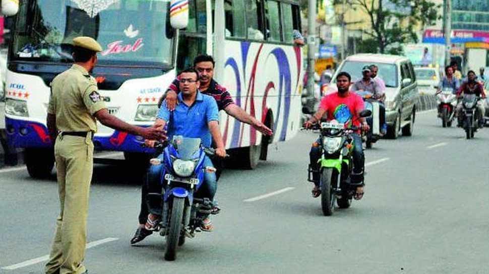 यूपी के इस शहर में बिना हेलमेट बाइक चलाने वालों को नहीं मिलेगा पेट्रोल