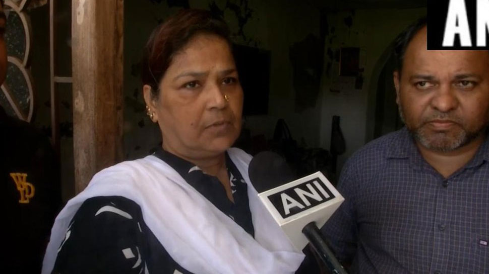 BJP नेता प्रियंका की मां दावा, SC के आदेश के बावजूद सुधार गृह में ही है उनकी बेटी