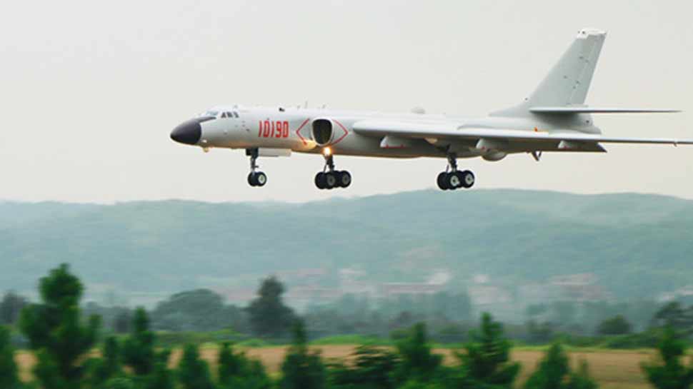 चीन ने सीमा पर तैनात किया H-6K बॉम्बर और UAV जेट डिवाइन ईगल, भारत की बढ़ी चिंता चीन ने सीमा पर तैनात किया H-6K बॉम्बर और UAV जेट डिवाइन ईगल, भारत की बढ़ी चिंता