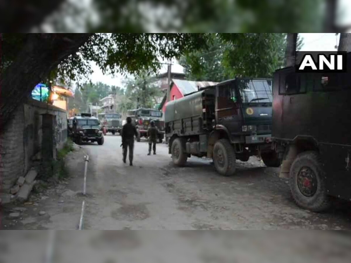 जम्‍मू-कश्‍मीर: पुलवामा में सुरक्षाबलों ने ढेर किए 3 आतंकी, 1 जवान शहीद, 2 घायल