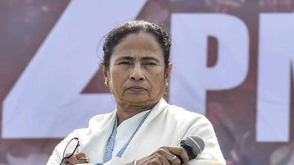 5 साल में PM मोदी राम मंदिर नहीं बनवा सके और विद्यासागर की मूर्ति बनवाना चाह रहे हैं : ममता बनर्जी 5 साल में PM मोदी राम मंदिर नहीं बनवा सके और विद्यासागर की मूर्ति बनवाना चाह रहे हैं : ममता बनर्जी