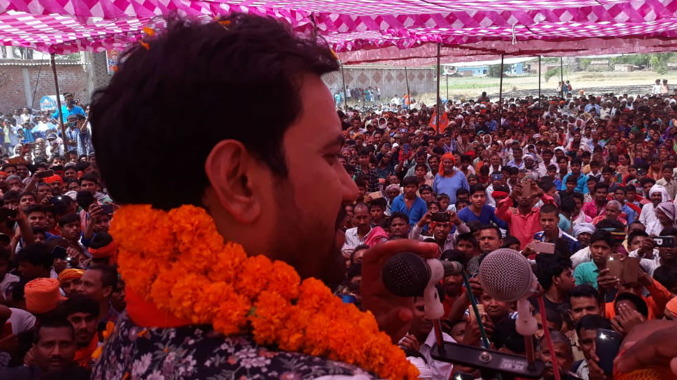 पटना: पाटलिपुत्र में चुनाव प्रचार करने पहुंचे निरहुआ, कहा- 'दोबारा मोदी सरकार की जरूरत' पटना: पाटलिपुत्र में चुनाव प्रचार करने पहुंचे निरहुआ, कहा- 'दोबारा मोदी सरकार की जरूरत'
