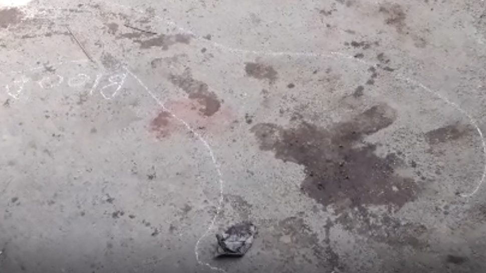 पुलिस ने मौके पर पहुंचकर आरोपी को गिरफ्तार किया. पुलिस ने मौके पर पहुंचकर आरोपी को गिरफ्तार किया.