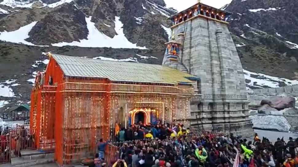 दर्शन के लिए केदारनाथ धाम पहुंची थी महिला, मंदिर में आया हार्ट अटैक और हो गई मौत