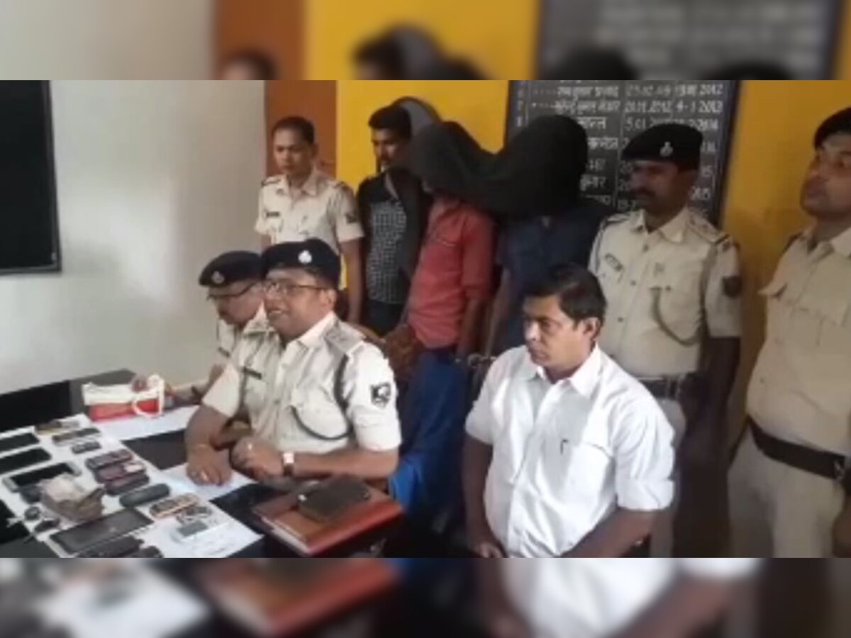 बेगूसराय में लूट कांड के दो कुख्यात को पुलिस ने गिरफ्तार किया है. 