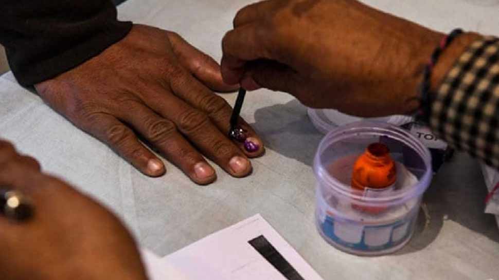 लोकसभा चुनाव: गोरखपुर में ड्यूटी पर तैनात दो पीठासीन अधिकारियों की तबीयत बिगड़ने से हुई मौत लोकसभा चुनाव: गोरखपुर में ड्यूटी पर तैनात दो पीठासीन अधिकारियों की तबीयत बिगड़ने से हुई मौत