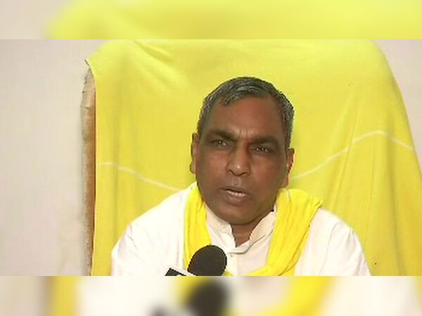 ओमप्रकाश राजभर सुहेलदेव भारतीय समाज पार्टी (सुभासपा) के राष्‍ट्रीय अध्‍यक्ष हैं.