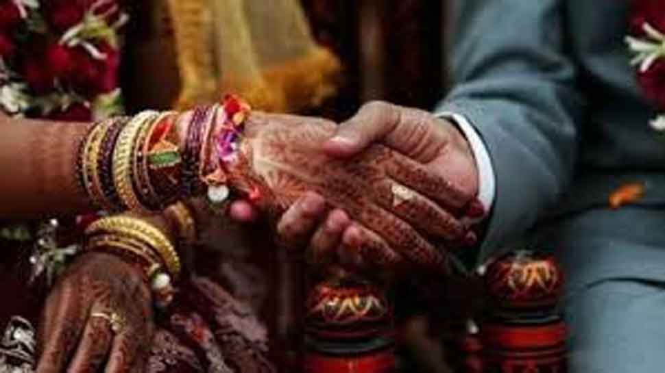 पाकिस्तानी लड़कियों से चीनी युवक कर रहे हैं शादी, चीन में ले जाकर करवा रहे ये घिनौना काम! पाकिस्तानी लड़कियों से चीनी युवक कर रहे हैं शादी, चीन में ले जाकर करवा रहे ये घिनौना काम!