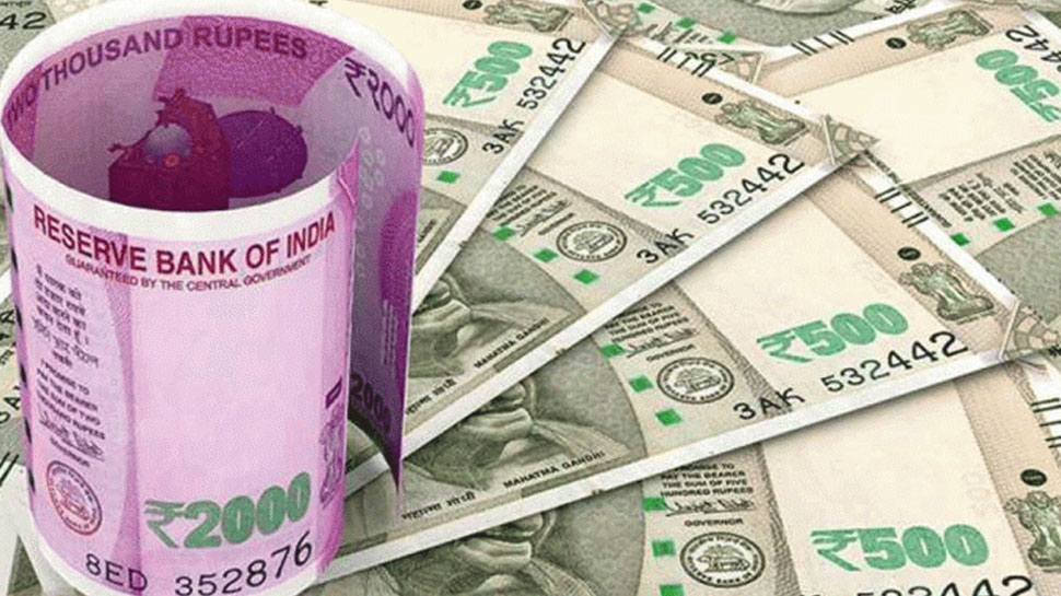 Dollar reaches 151 pakistani rupees, indian rupees strengthen by 70 paisa