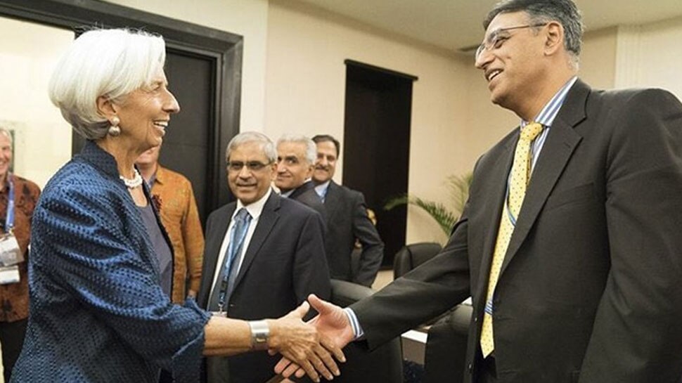 Dollar reaches 151 pakistani rupees, indian rupees strengthen by 70 paisa