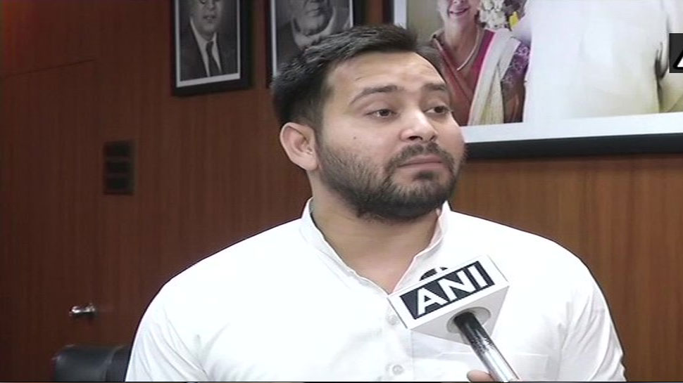 बीजेपी ने तेजस्वी यादव के फैसले को लोकतंत्र का अपमान बताया है. बीजेपी ने तेजस्वी यादव के फैसले को लोकतंत्र का अपमान बताया है.