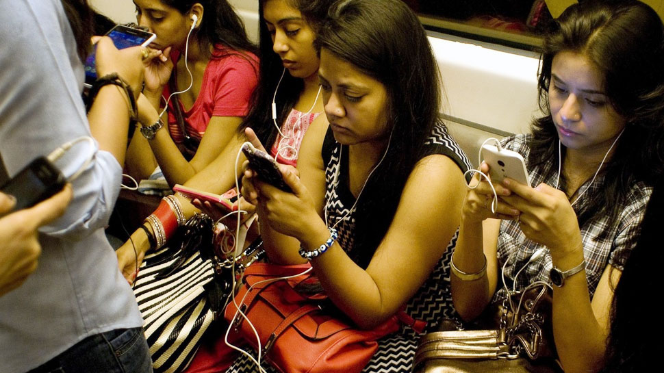 डीएमआरसी से ट्वीट करके यात्रियों को सलाह दी है. (फाइल फोटो) डीएमआरसी से ट्वीट करके यात्रियों को सलाह दी है. (फाइल फोटो)