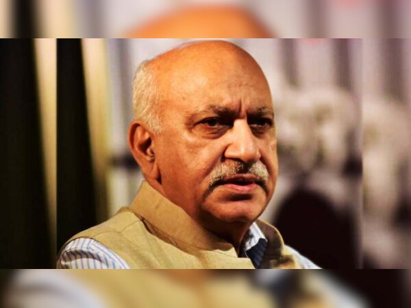 MeToo: कोर्ट में पेश हुए एमजे अकबर, 1994 में होटल रूम में यौन शोषण के आरोप नकारे