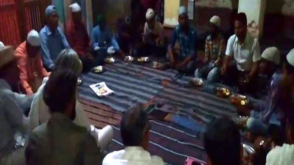 भगवान राम की नगरी में दिखा हिंदू-मुस्लिम भाईचारा, श्री सीता राम मंदिर में दी गई रोजा इफ्तार पार्टी