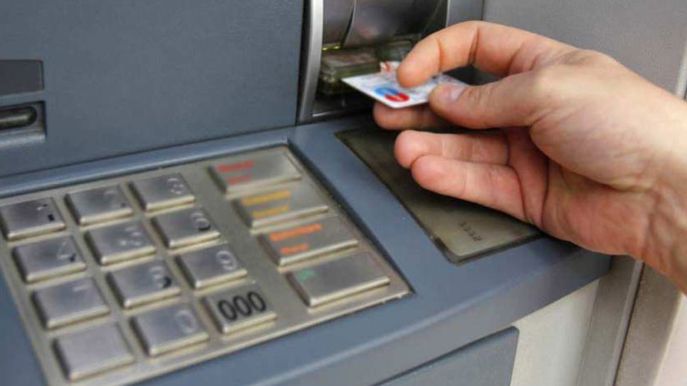 सावधान! आपकी इन गलतियों का फायदा उठाकर हो रहा है ATM फ्रॉड, इन 5 बातों का रखें ध्यान