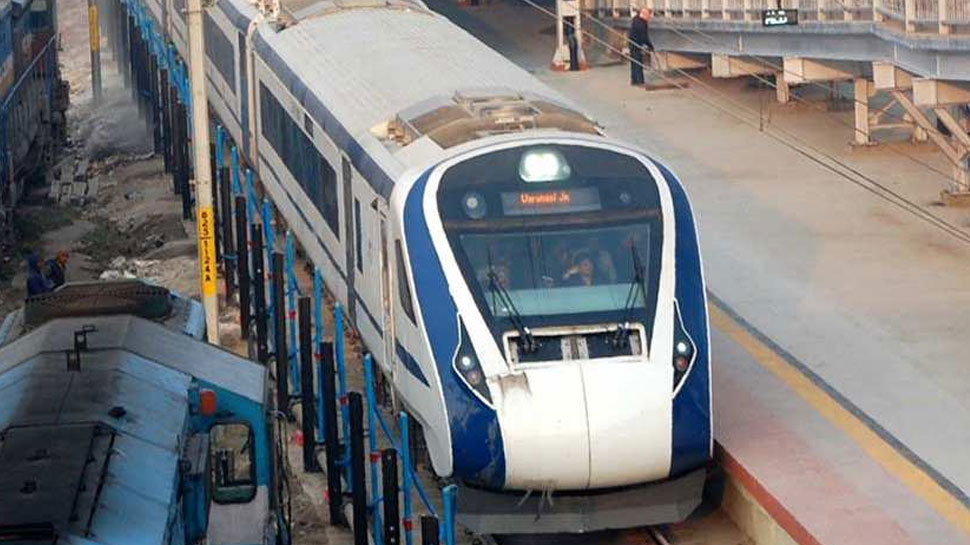 दिल्ली पहुंची दूसरी वंदे भारत एक्सप्रेस, Railway ने नई ट्रेन में किए कई बदलाव दिल्ली पहुंची दूसरी वंदे भारत एक्सप्रेस, Railway ने नई ट्रेन में किए कई बदलाव