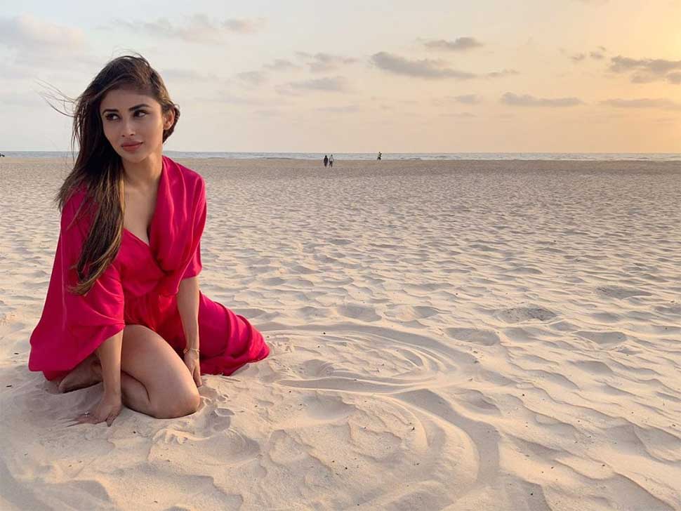 'मेड इन चाइना' की शूटिंग पूरी Mouni Roy