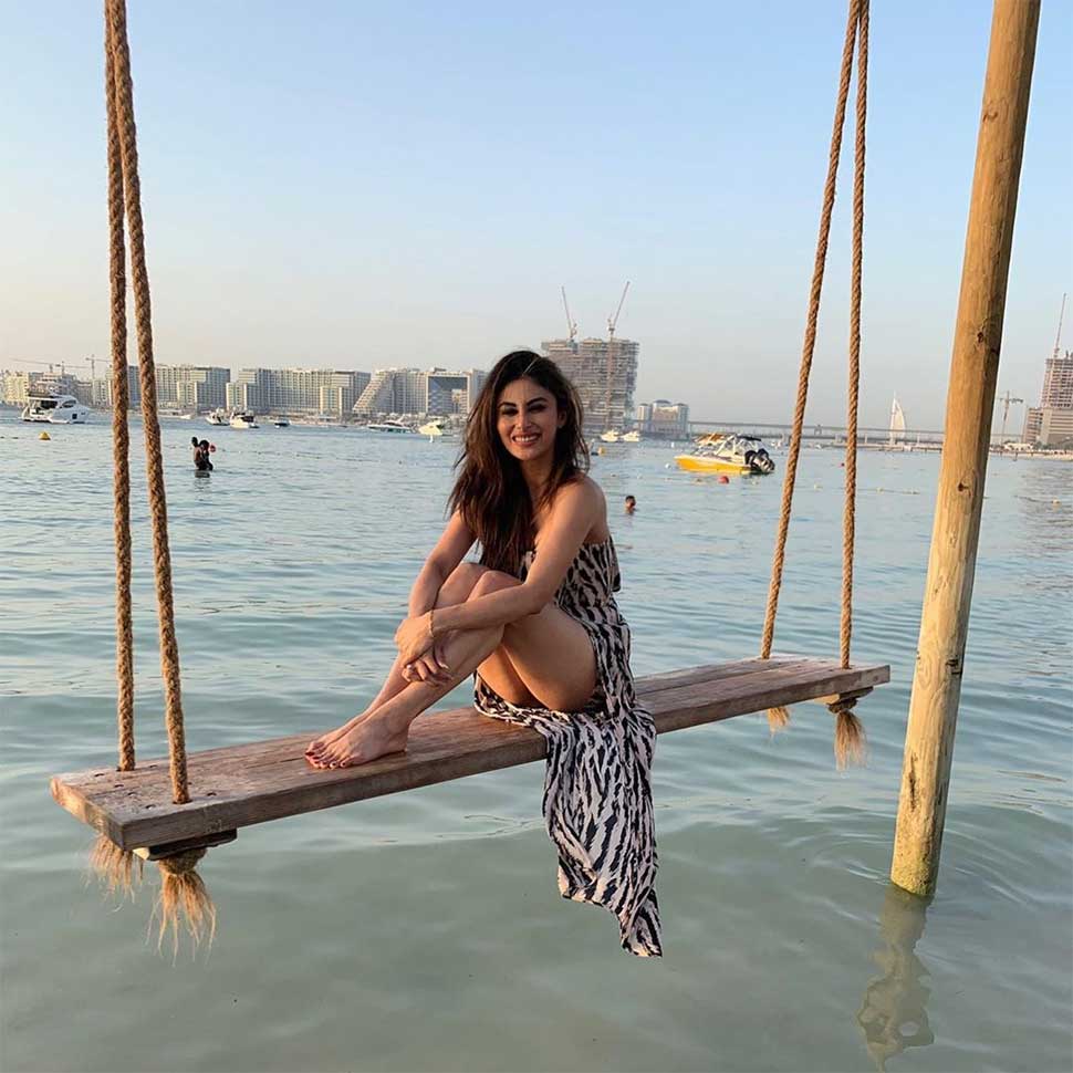 संघर्षरत गुजराती व्यवसायी की कहानी Mouni Roy