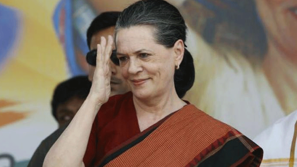 ट्रिनिटी कॉलेज कैम्ब्रिज में पढ़ाई के दौरान राजीव और सोनिया ने 1968 में शादी की और वह भारत आ गईं. ट्रिनिटी कॉलेज कैम्ब्रिज में पढ़ाई के दौरान राजीव और सोनिया ने 1968 में शादी की और वह भारत आ गईं.