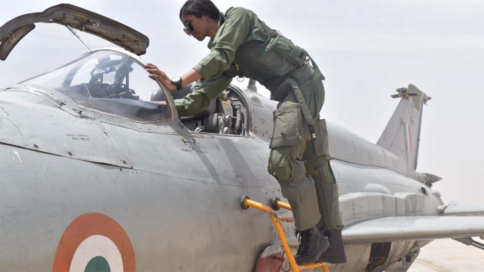 भावना कांत ने रचा इतिहास, भारतीय वायुसेना की पहली महिला ऑपरेशनल फाइटर पाइलट बनीं भावना कांत ने रचा इतिहास, भारतीय वायुसेना की पहली महिला ऑपरेशनल फाइटर पाइलट बनीं