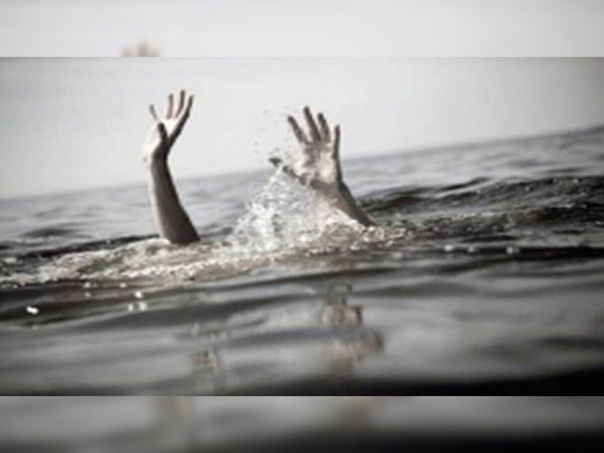 एक अन्य घटना में, शामली जिले के पाथेड़ गांव में आमिर नामक 18 वर्षीय एक किशोर बुधवार को यमुना नदी में नहाते समय डूब गया.