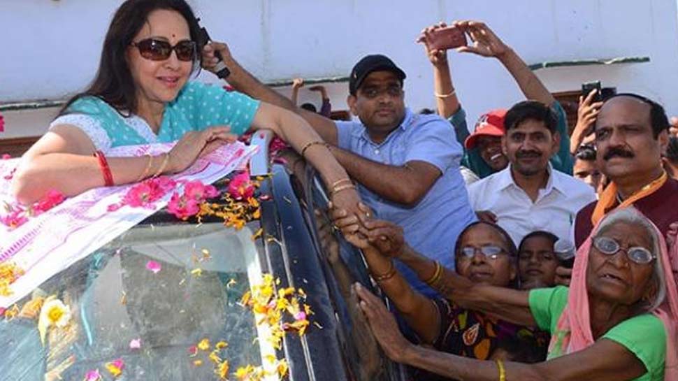 मथुरा में हेमा मालिनी, कुंवर नरेंद्र से पांच हजार मतों से आगे, BJP खेमे में खुशी