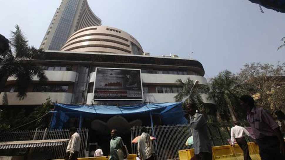 पीएम मोदी की वापसी का स्टॉक मार्केट ने किया वेलकम, रिकॉर्ड हाई से फिसला सेंसेक्स पीएम मोदी की वापसी का स्टॉक मार्केट ने किया वेलकम, रिकॉर्ड हाई से फिसला सेंसेक्स