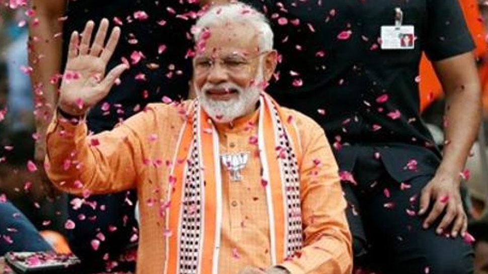 पीएम मोदी की चली ऐसी सुनामी कि उजड़ गये कई राजघराने, ढह गया दिग्गजों का किला पीएम मोदी की चली ऐसी सुनामी कि उजड़ गये कई राजघराने, ढह गया दिग्गजों का किला