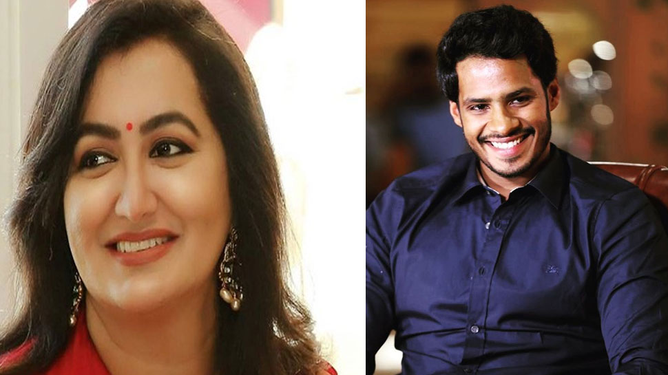 निखिल (31) पूर्व प्रधानमंत्री एचडी देवगौड़ा के परिवार से तीसरी पीढ़ी के नेता हैं और सुमालता (55) अभिनेता-नेता दिवंगत एमएच अंबरीश की पत्नी हैं. निखिल (31) पूर्व प्रधानमंत्री एचडी देवगौड़ा के परिवार से तीसरी पीढ़ी के नेता हैं और सुमालता (55) अभिनेता-नेता दिवंगत एमएच अंबरीश की पत्नी हैं.