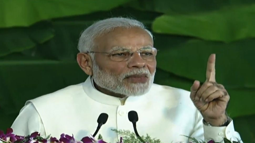 2014 के लोकसभा चुनाव में विजय पताका फहराने के बाद जब 26 मई को नरेंद्र मोदी प्रधानमंत्री पद की शपथ लिए थे 2014 के लोकसभा चुनाव में विजय पताका फहराने के बाद जब 26 मई को नरेंद्र मोदी प्रधानमंत्री पद की शपथ लिए थे