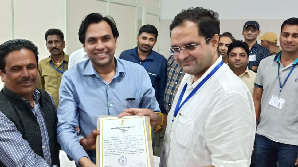 लोकसभा की 10 सीटें थी, पिछली बार 7 सीटे बीजेपी को आई थी, लेकिन इस बार 10 की 10 बीजेपी को आई. लोकसभा की 10 सीटें थी, पिछली बार 7 सीटे बीजेपी को आई थी, लेकिन इस बार 10 की 10 बीजेपी को आई.