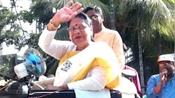 नेताजी के भतीजे और बीजेपी प्रत्याशी चंद्र कुमार बोस हारे, TMC की माला रॉय ने हराया